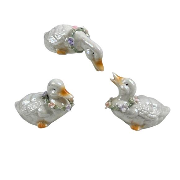 Lot of 3 Iridescent Porcelain Duck Figurines with Flower Wreaths - Picture 1 of 12